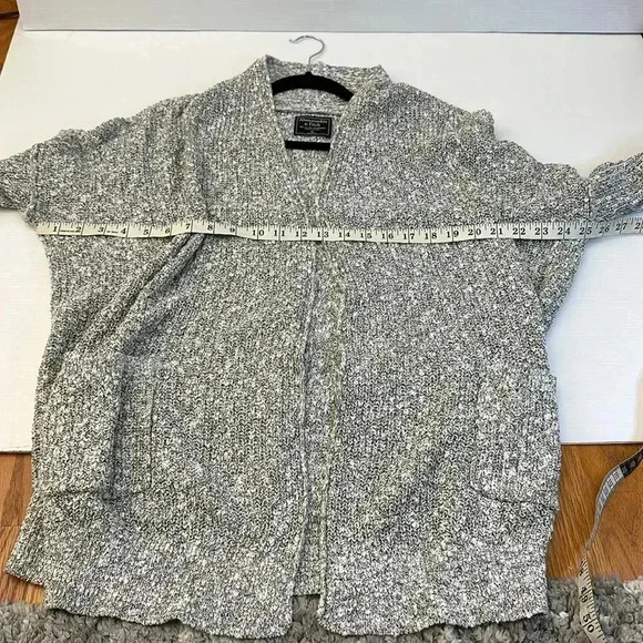 Women’s Abercrombie & Fitch A&F Gray Open Sweater Cardigan with Pockets! Size M - Picture 9 of 9